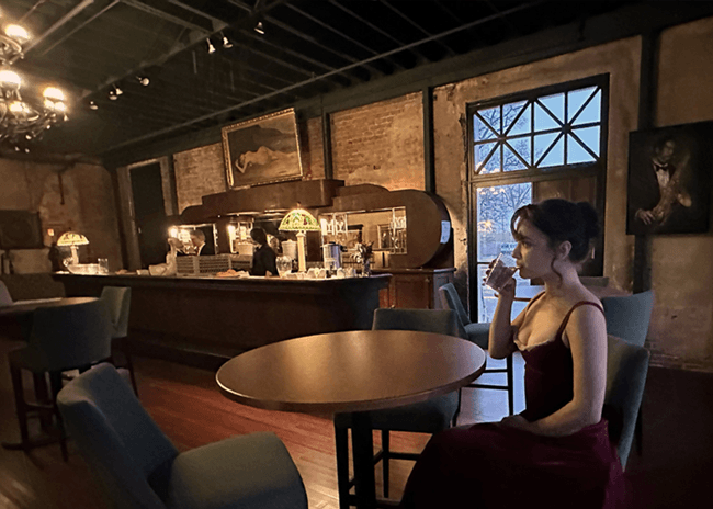 The Dreamland Lounge speakeasy vibe